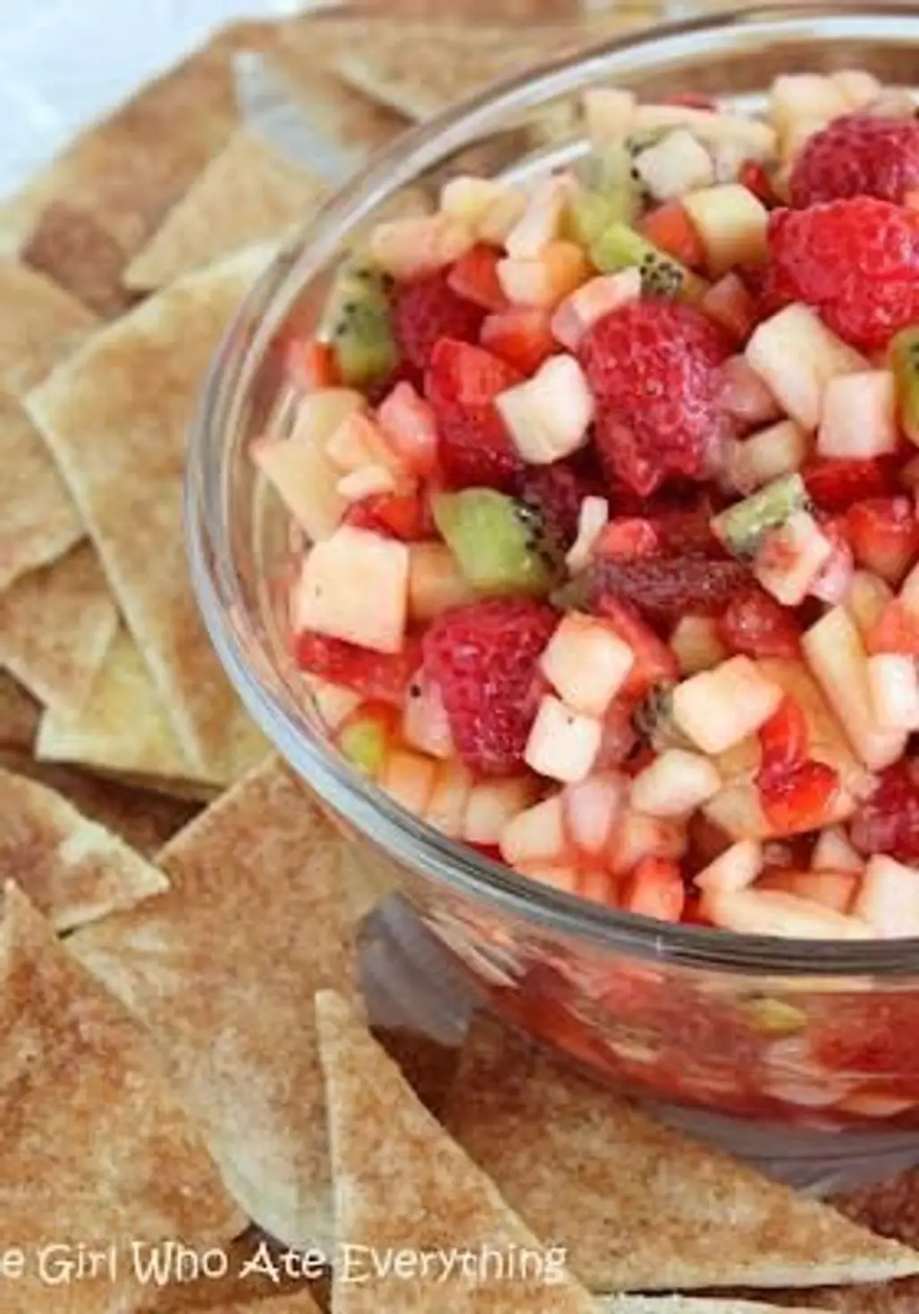 Fruit-salsa-with-baked-cinnamon-chips