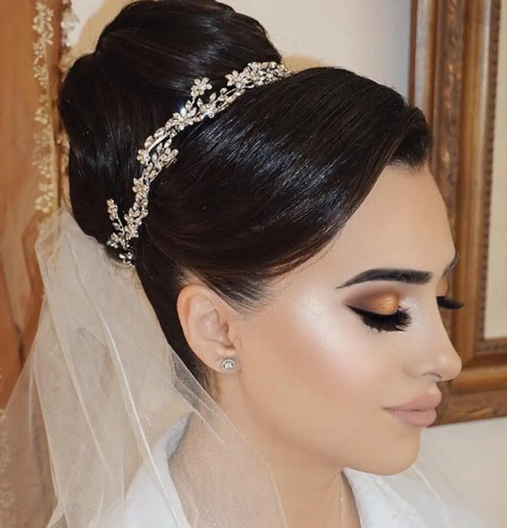 hair, clothing, bridal accessory, bridal veil, fashion accessory,