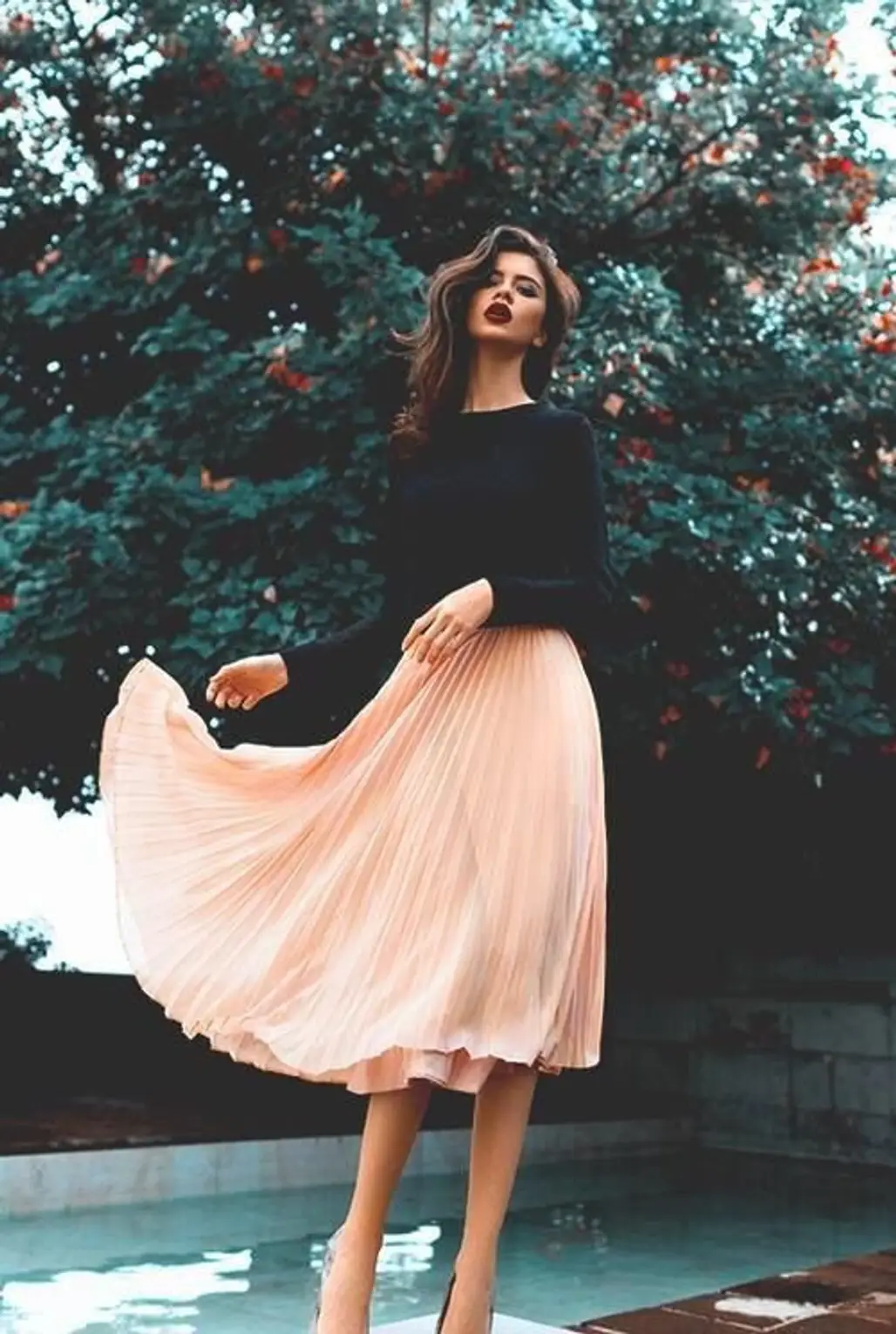 A Fitted Black Top and a Light Midi Skirt is the OTP, Hands down!