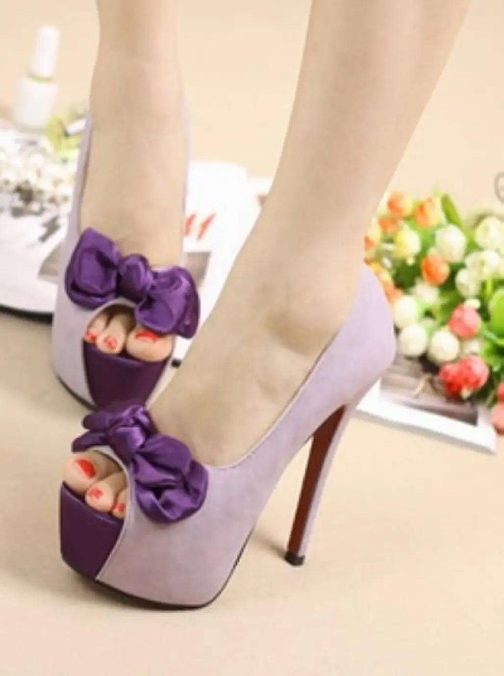footwear,high heeled footwear,shoe,leg,spring,