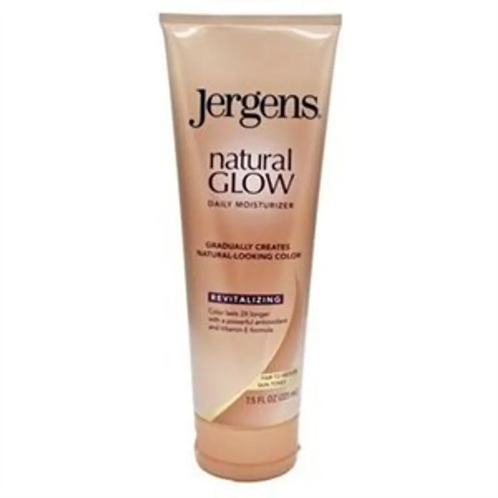 Jergens Natural Glow Revitalizing Daily Moisturizer for Fair to Medium Skin Tones