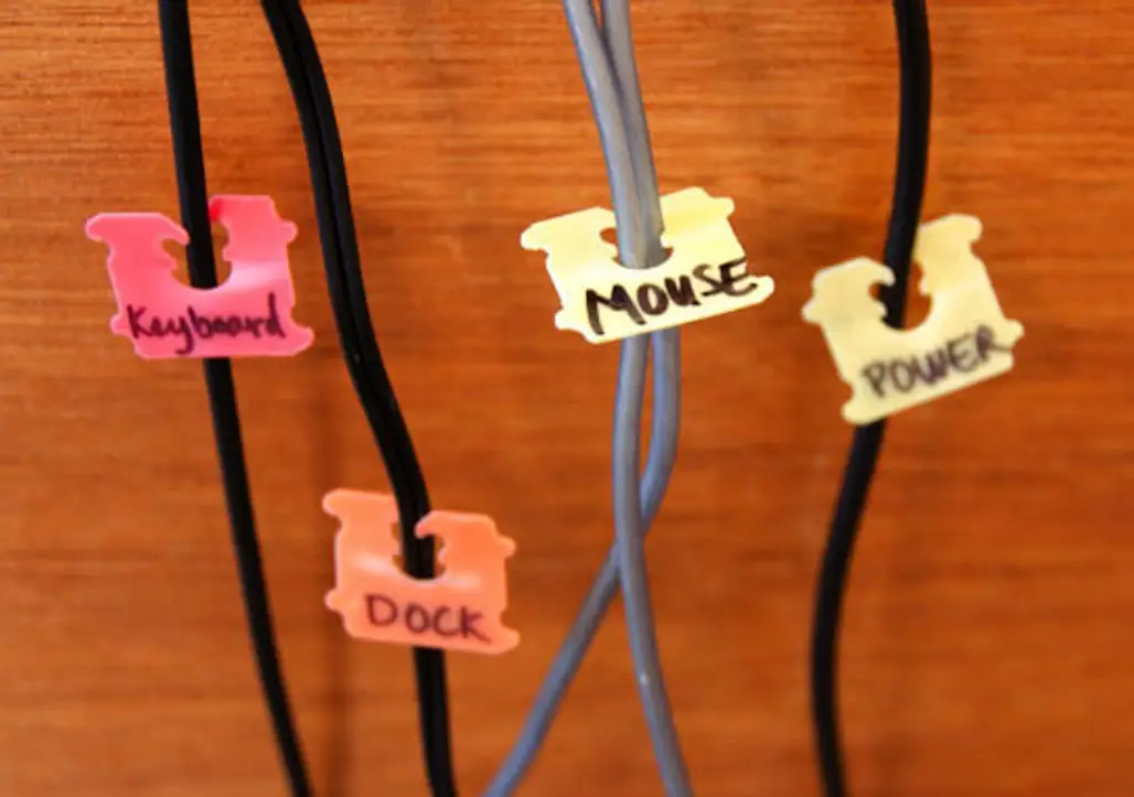 Label Electrical Cords Using Bread Ties