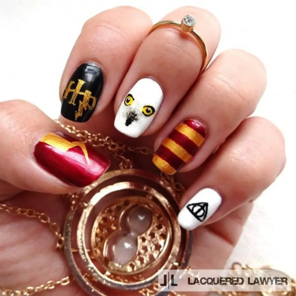 Easy Harry Potter Nails ⎮ Freehand Nail Art Tutorial | StarryNail