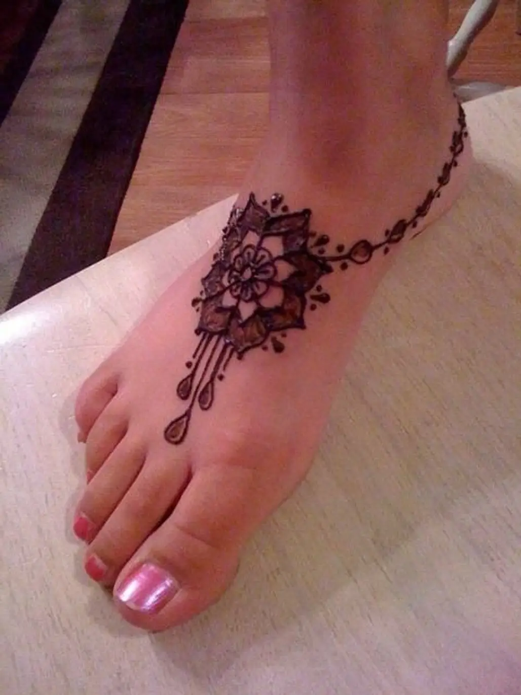 Cute henna flower design on the hand | Simple henna tattoo, Henna tattoo  designs hand, Henna tattoo designs simple