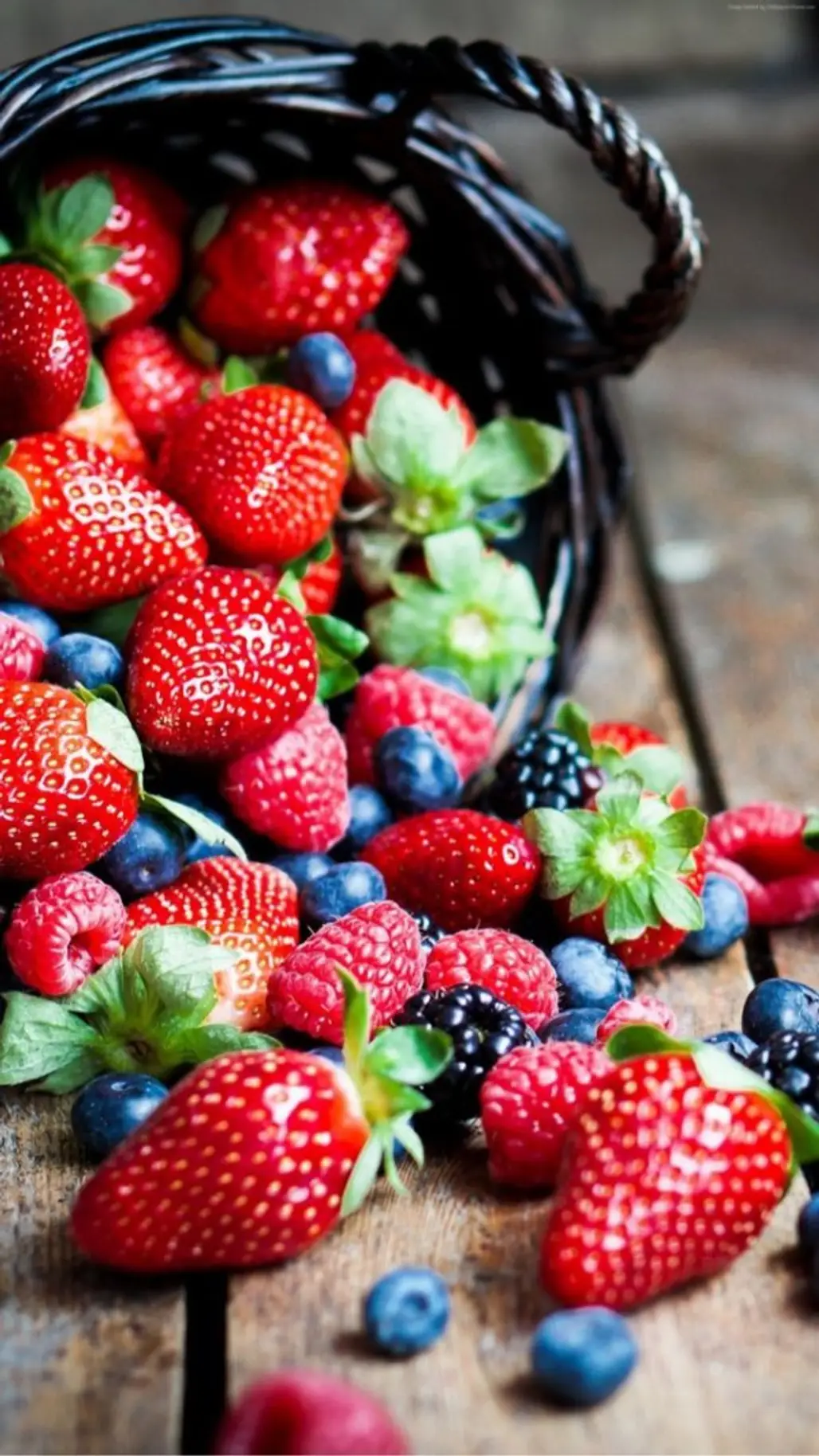 Natural foods, Berry, Strawberry, Fruit, Strawberries,