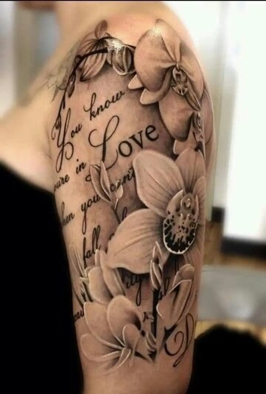 tattoo,arm,organ,hand,human body,