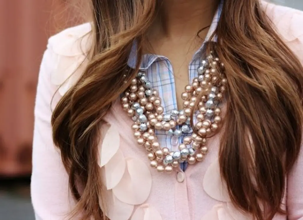 hair,jewellery,fashion accessory,hairstyle,necklace,