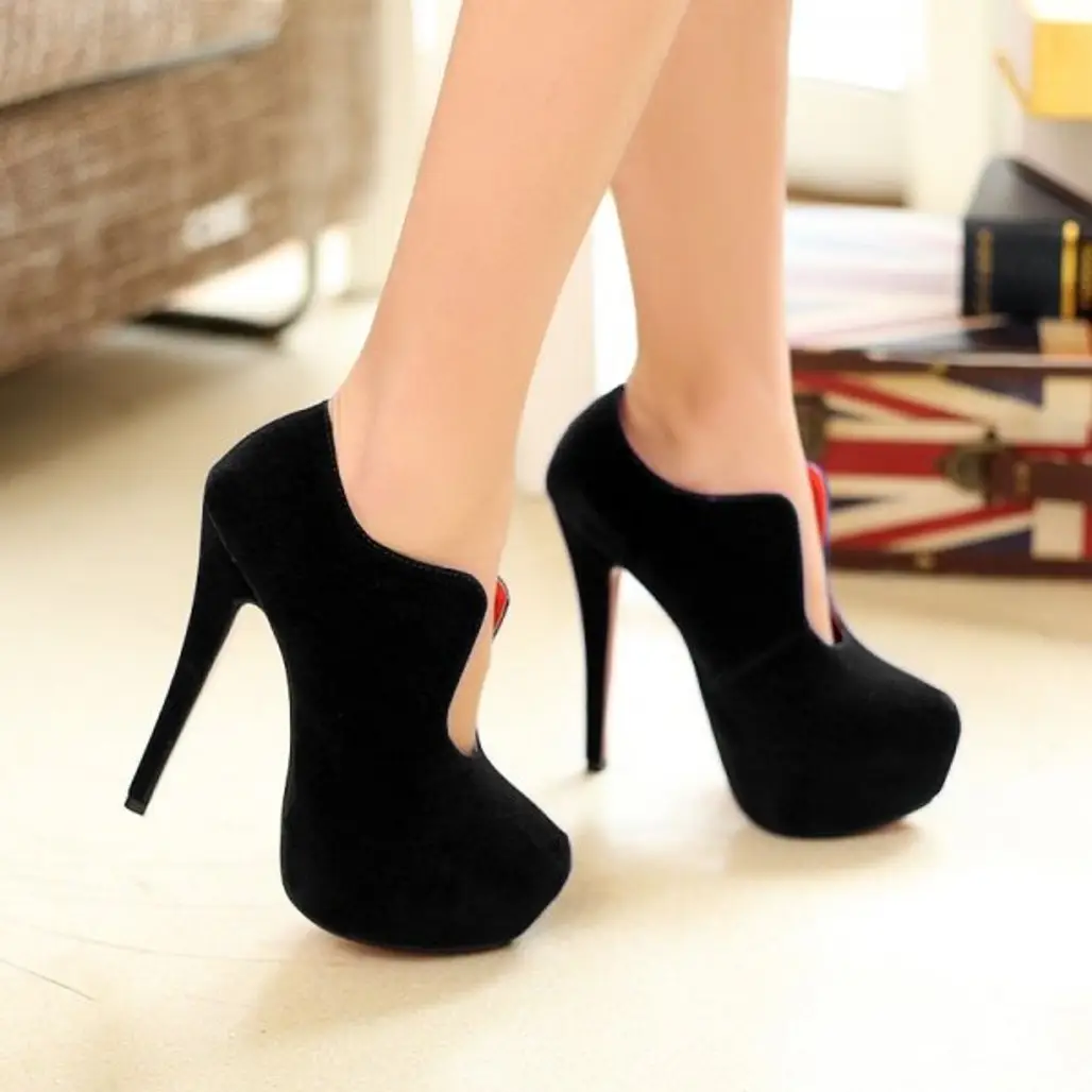 high heeled footwear,footwear,black,shoe,leg,