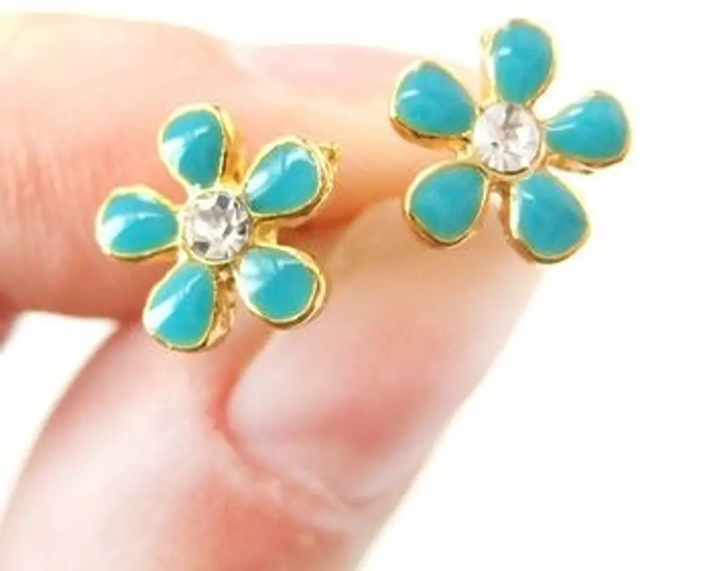 Small Daisy Floral Flower Stud Earrings