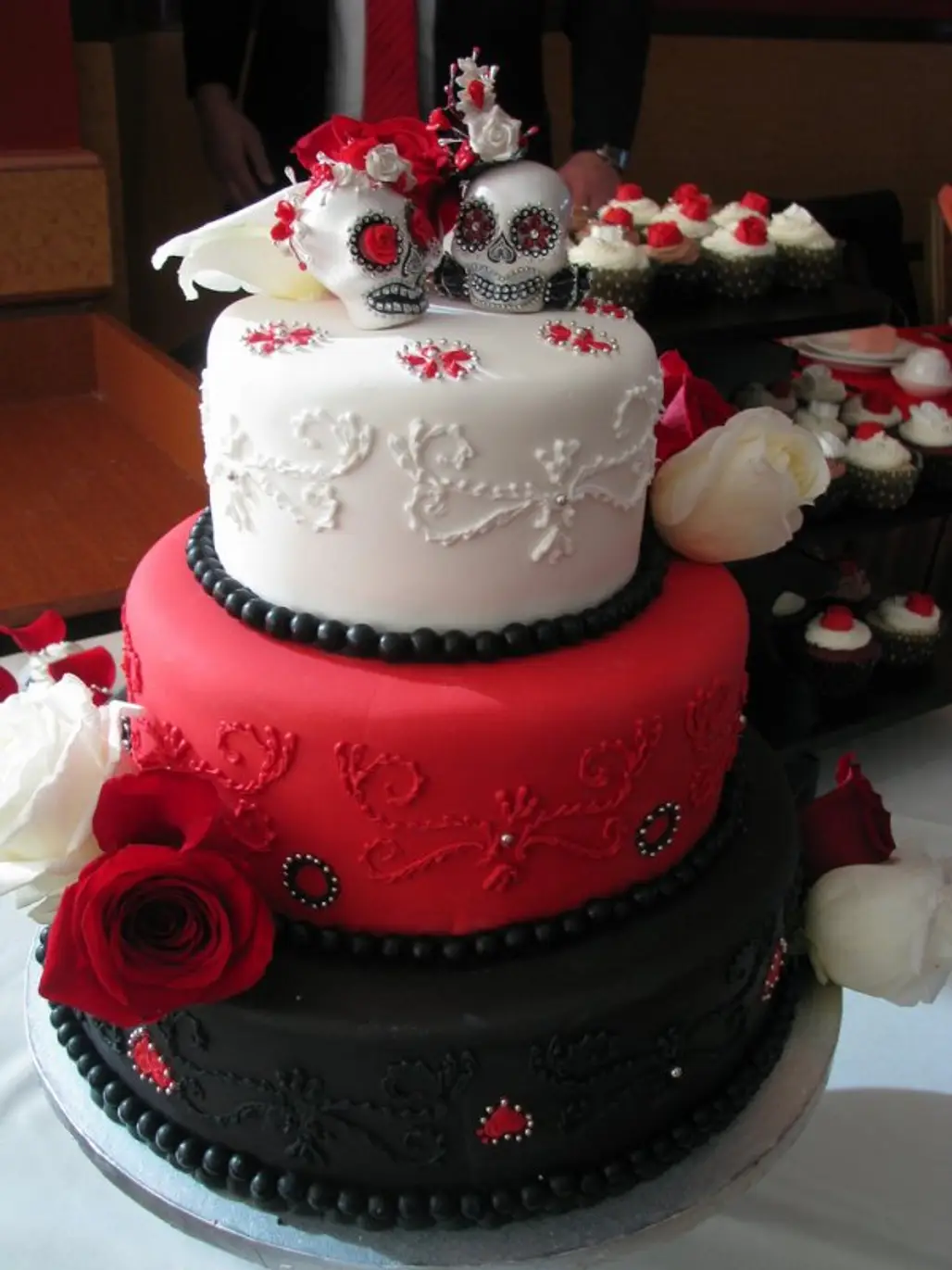 red,wedding cake,cake,food,dessert,