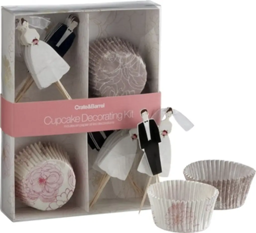 Crate and Barrel Wedding Cupcake Decorating Kit