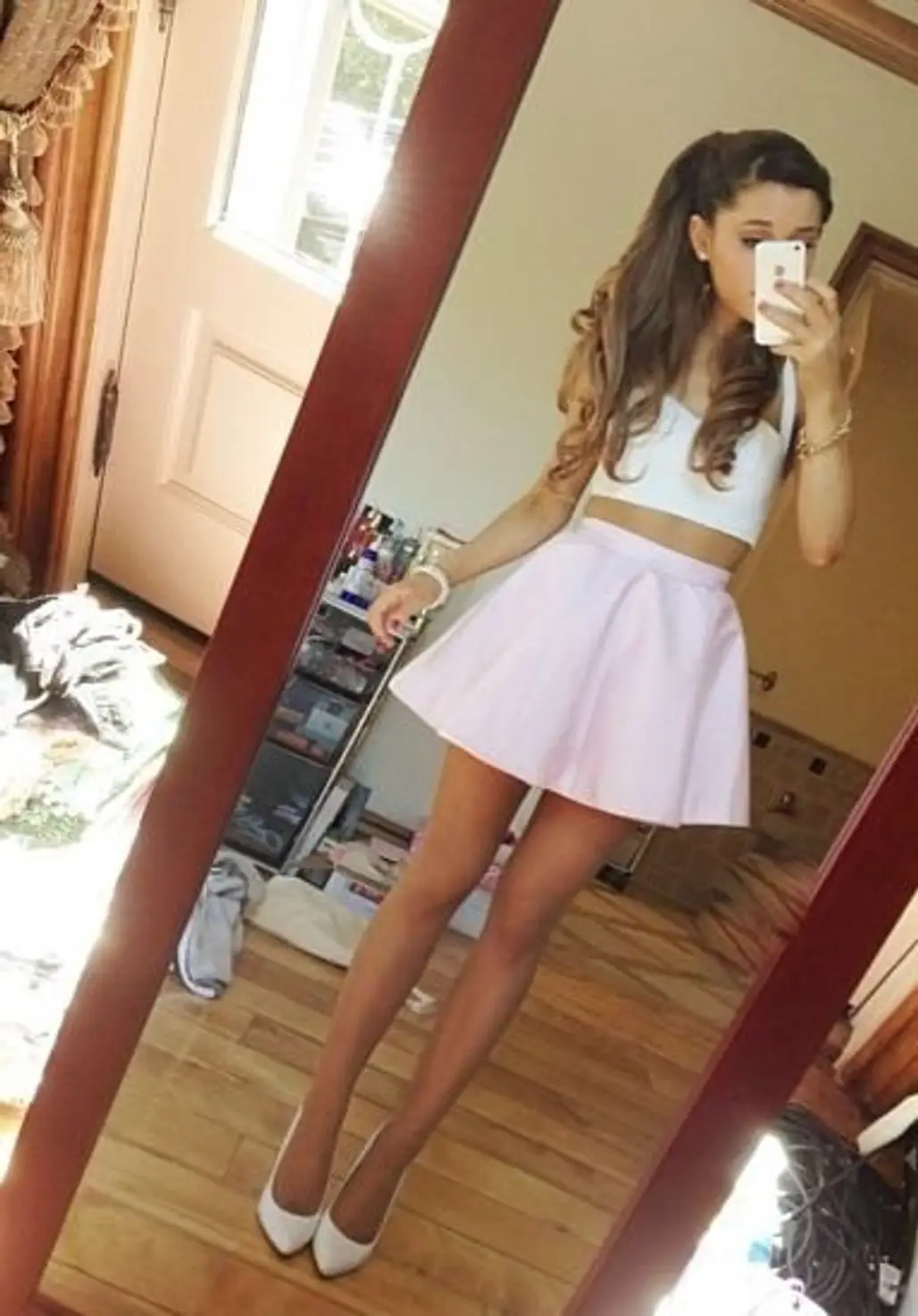 Arianna Grande! She Has the Best Body Ever! I Wish I Had Her Legs and Arms and Waist! so Pretty!