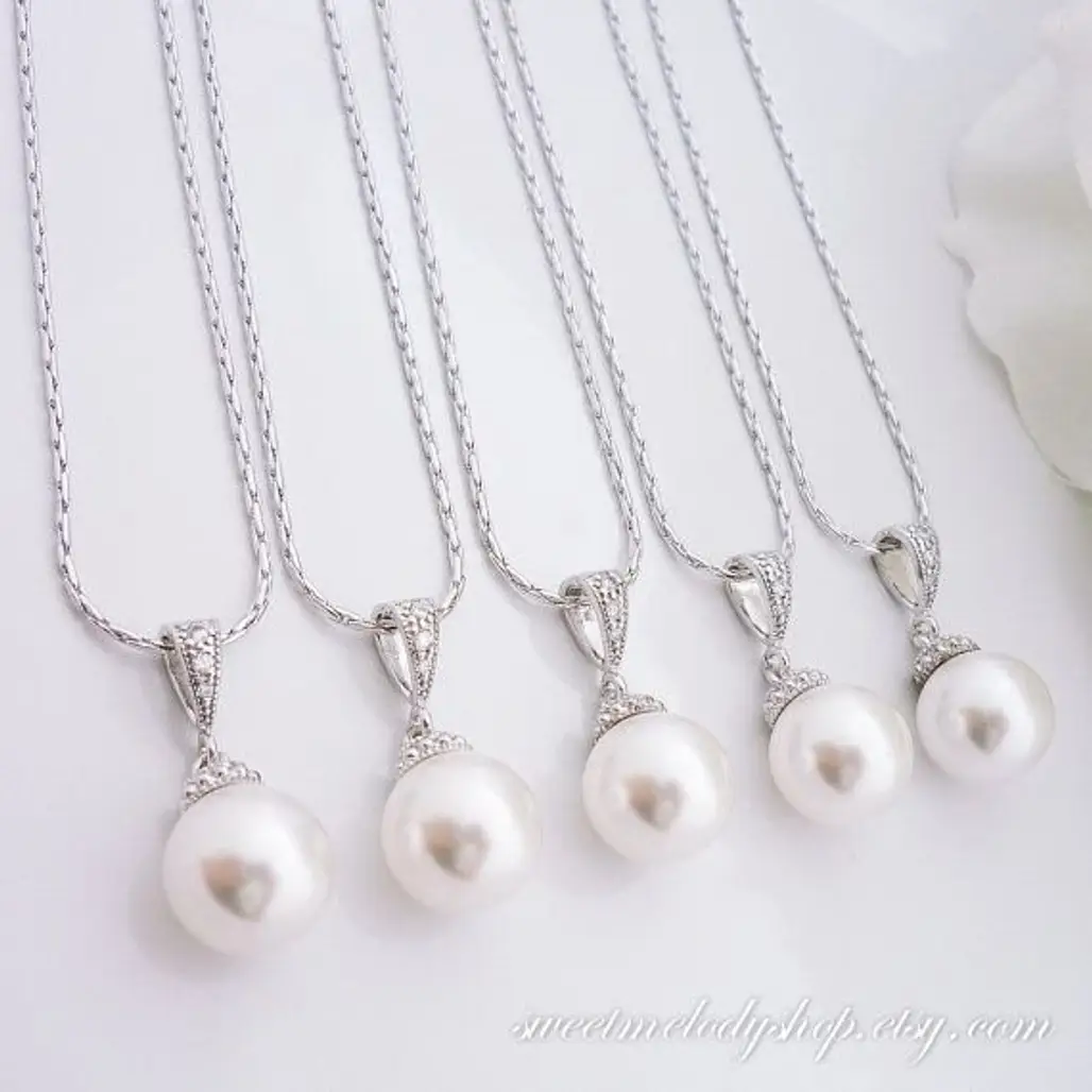 pearl,jewellery,fashion accessory,gemstone,material,