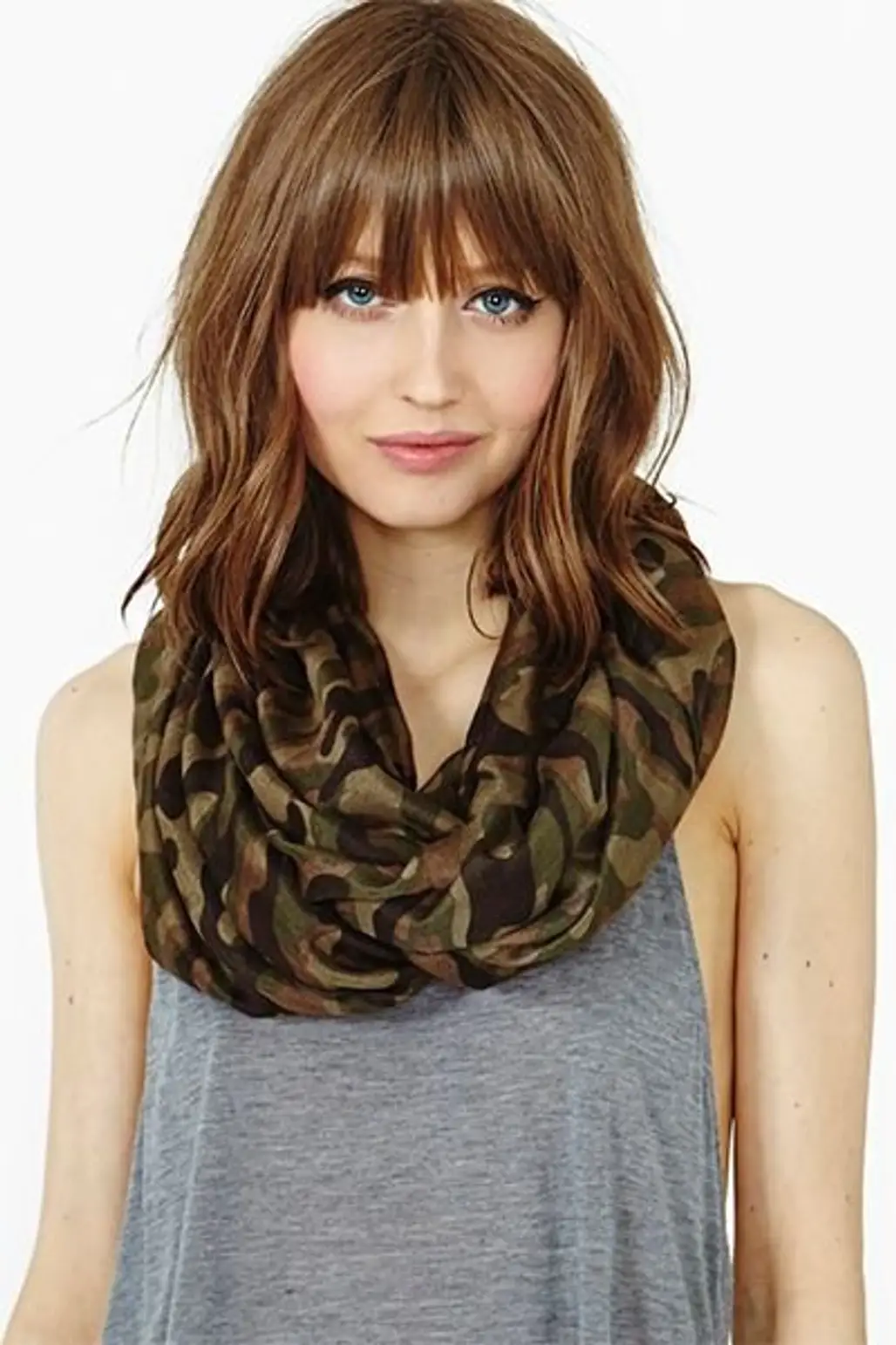 hair,clothing,brown,hairstyle,fashion accessory,