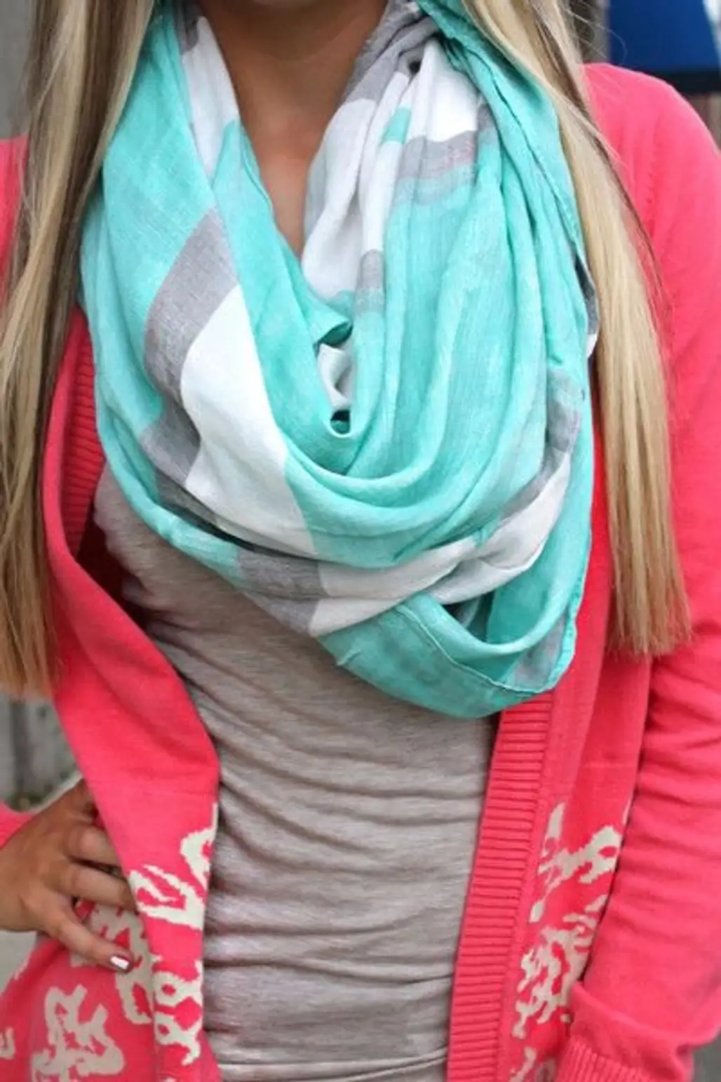 scarf,clothing,pink,fashion accessory,