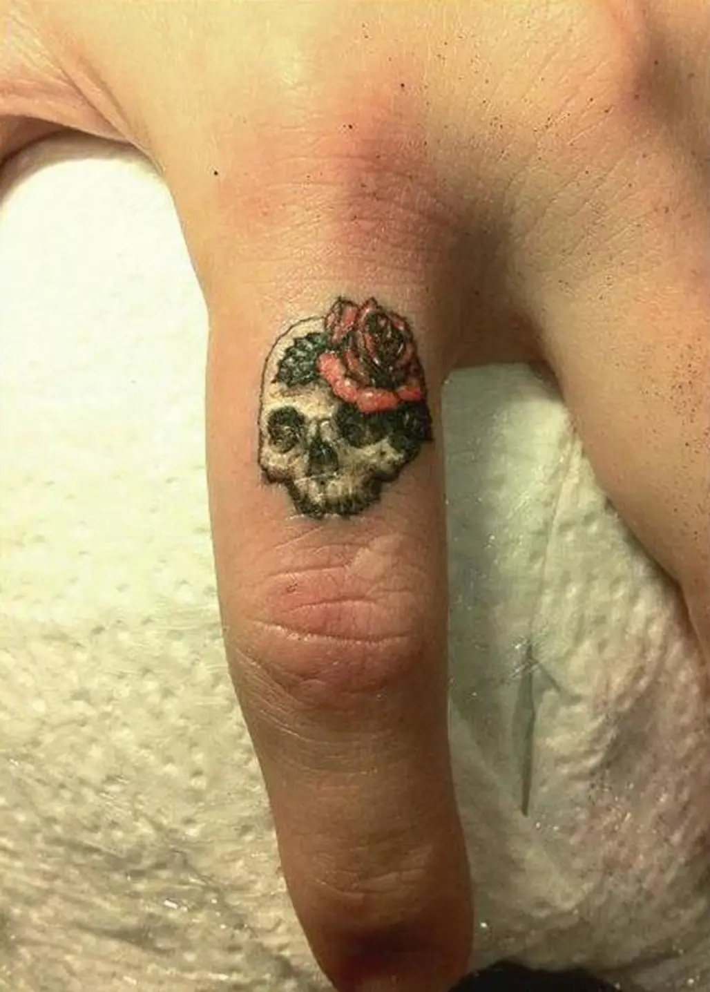 Mens WTF? Middle Finger Tattoo Hand Skull Glow in the Dark Tie Dye T-Shirt  M-4XL | eBay