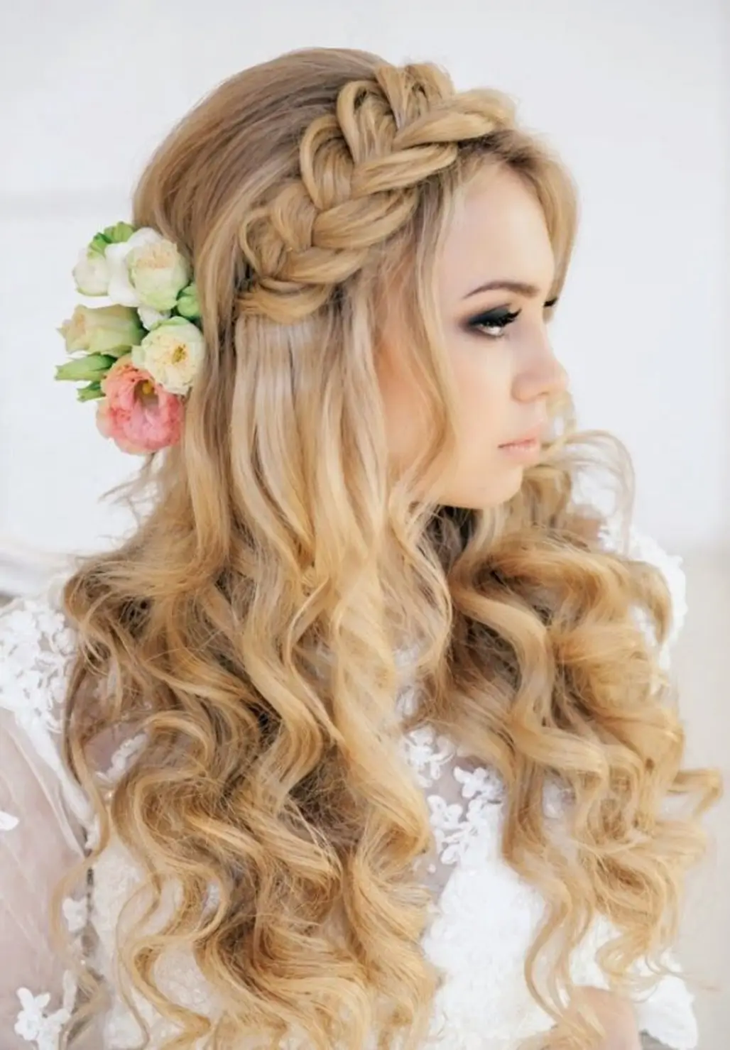 hair,hairstyle,blond,bridal accessory,long hair,