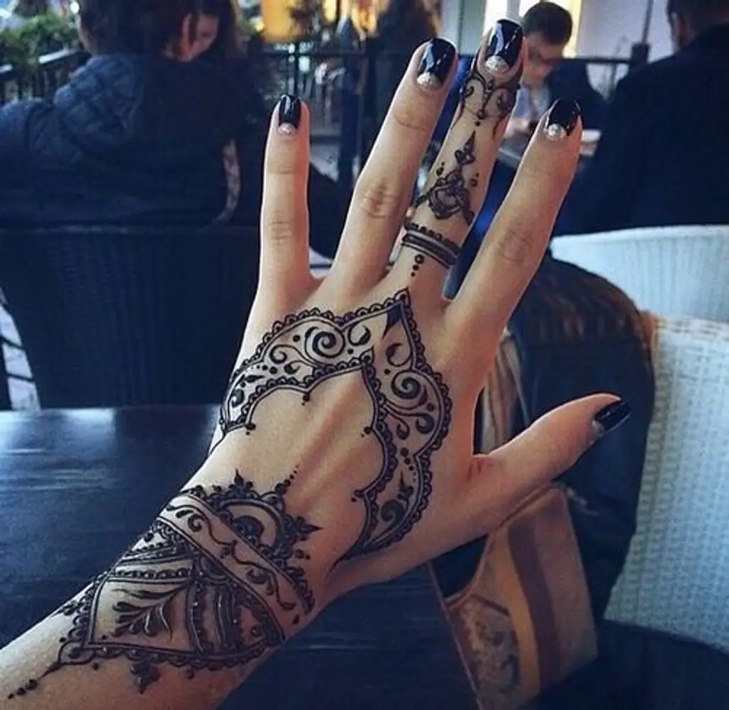Premium Metallic Henna Tattoos - 75+ Mandala Boho Designs in Gold and  Silver - Temporary Fake Shimmer Jewelry Tattoo - Flowers, Elephants,  Bracelets, Wrist and Arm Bands (Jasmine Collection) : Amazon.in: Beauty