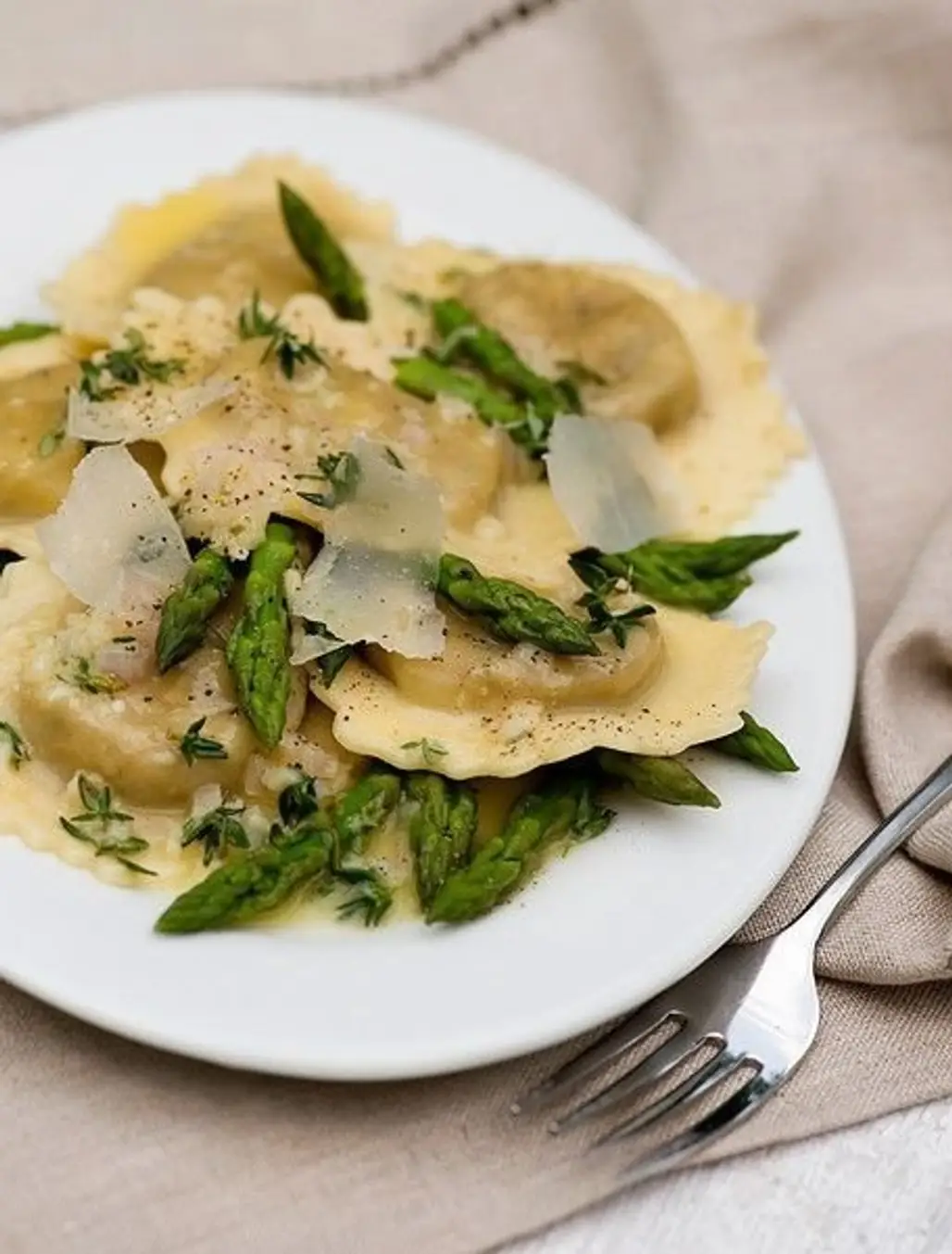 Ravioli with White Wine Butter Sauce and Asparagus