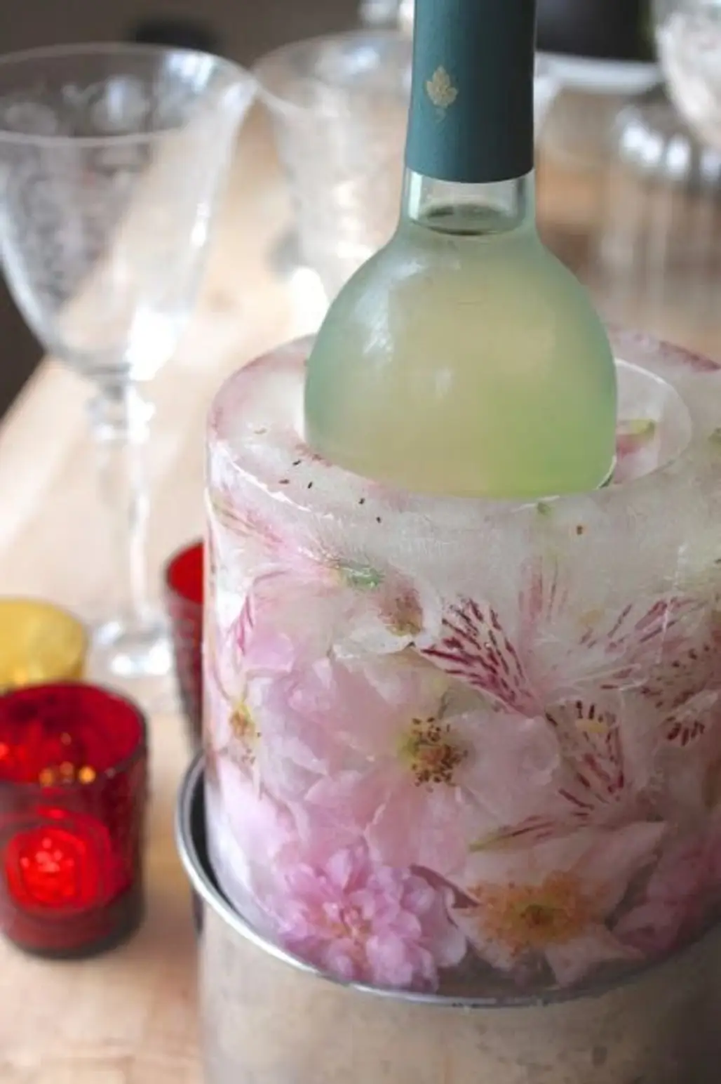 Such a Gorgeous Way to Keep Your Wine Cool - Flower Ice Ring