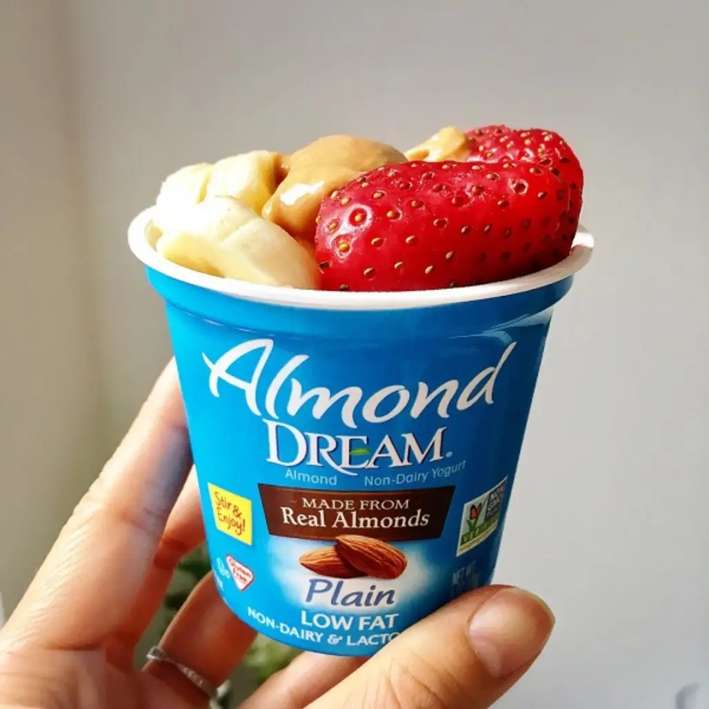 ice cream, frozen dessert, strawberry, dairy product, cream,