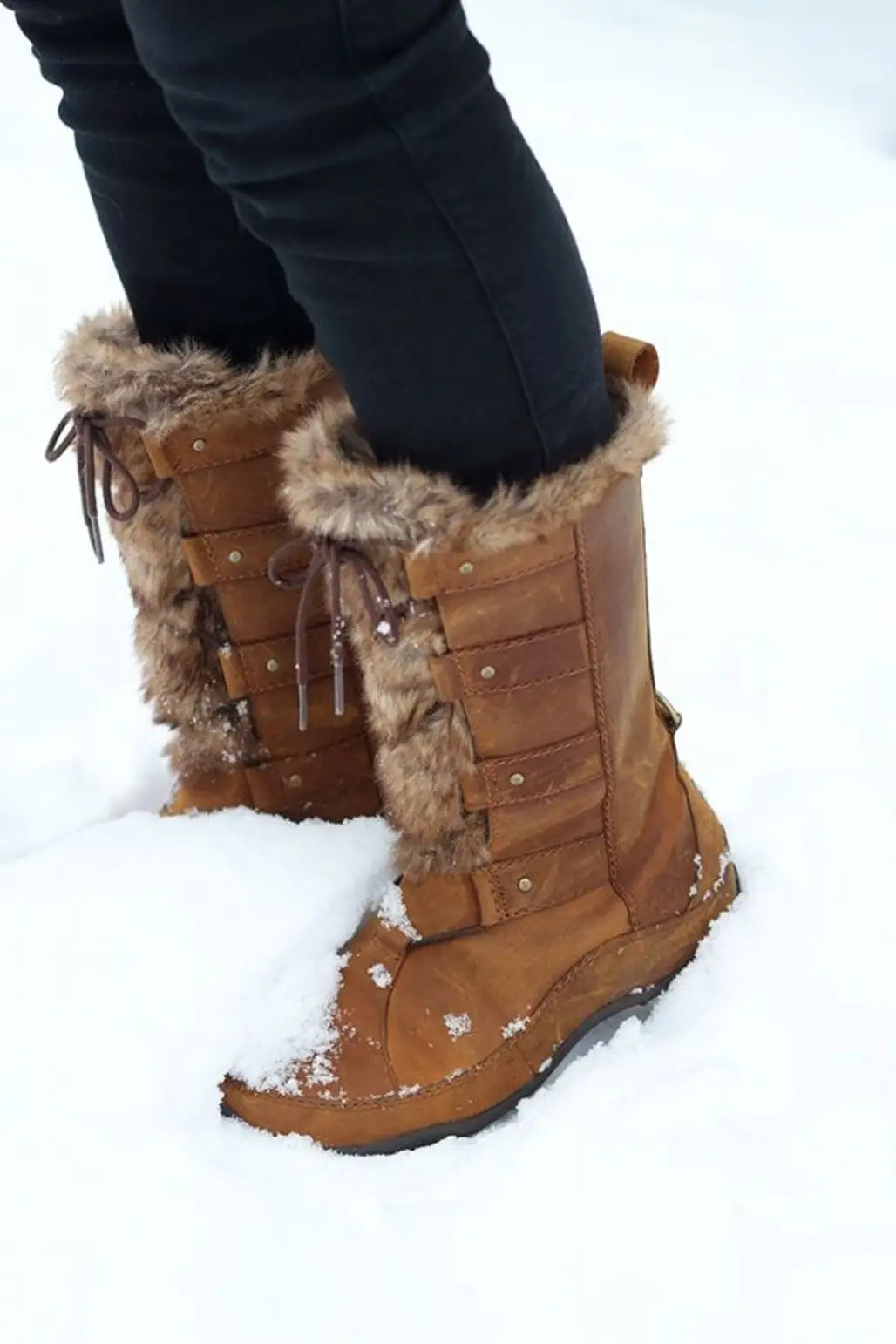 boot,footwear,brown,winter,leg,
