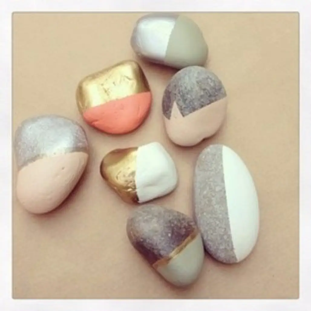 Pretty Gold Leaf Stones and Painted Rocks to Use as DÉCOR