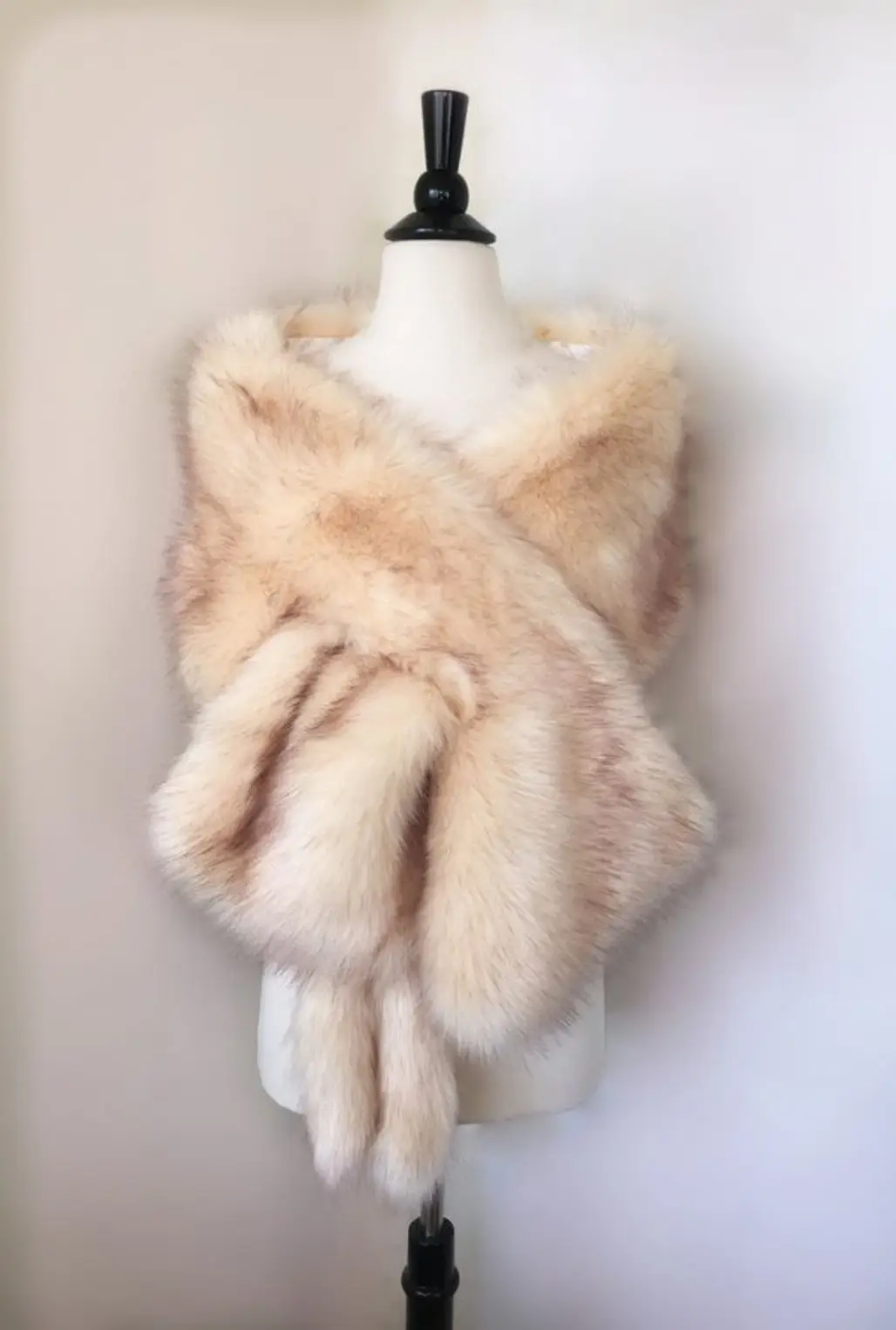 fur clothing, fur, textile, stole, animal product,