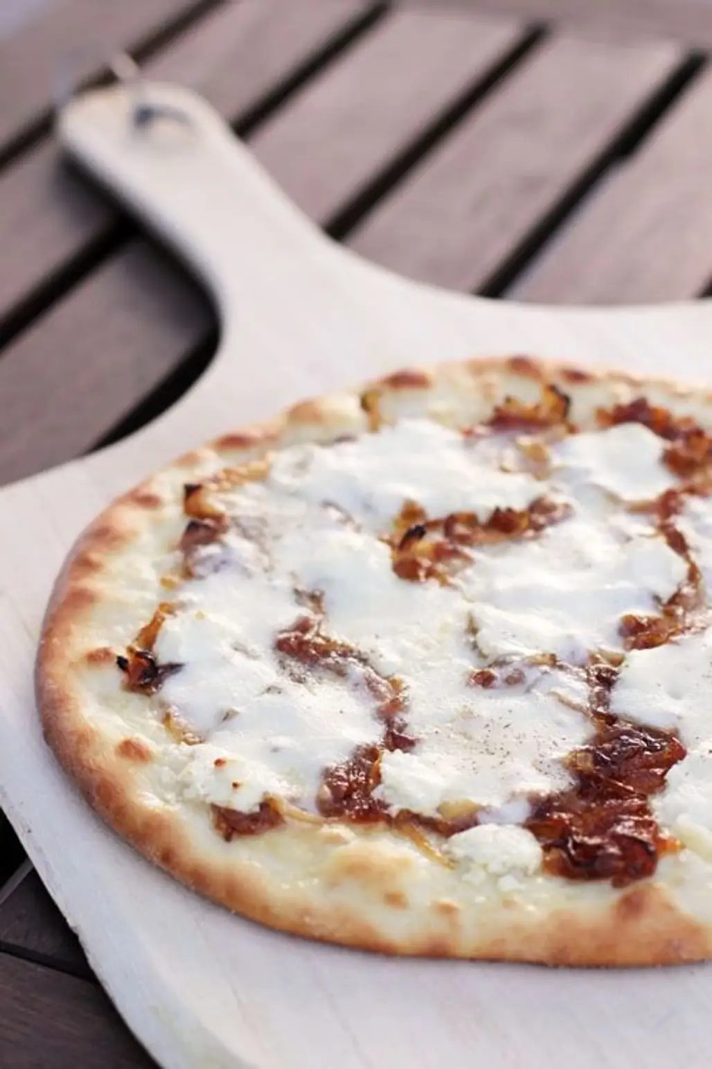 Honey Goat Cheese Pizza with Caramelized Onions