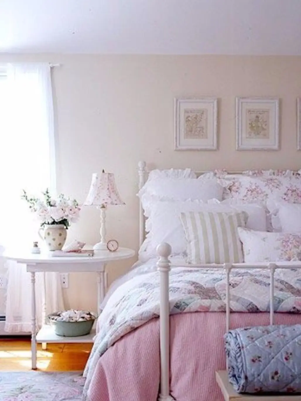 room,property,bedroom,duvet cover,bed sheet,