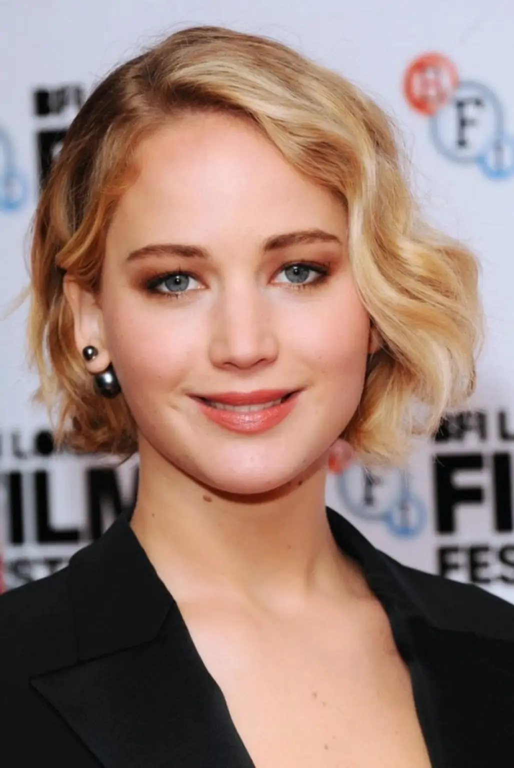 Need to Look Sophisticated? Jennifer Lawrence Has Got You Covered