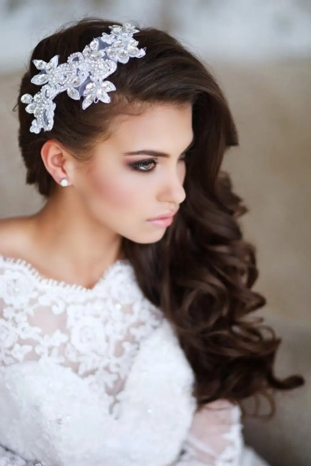 hair,clothing,bride,bridal accessory,wedding dress,