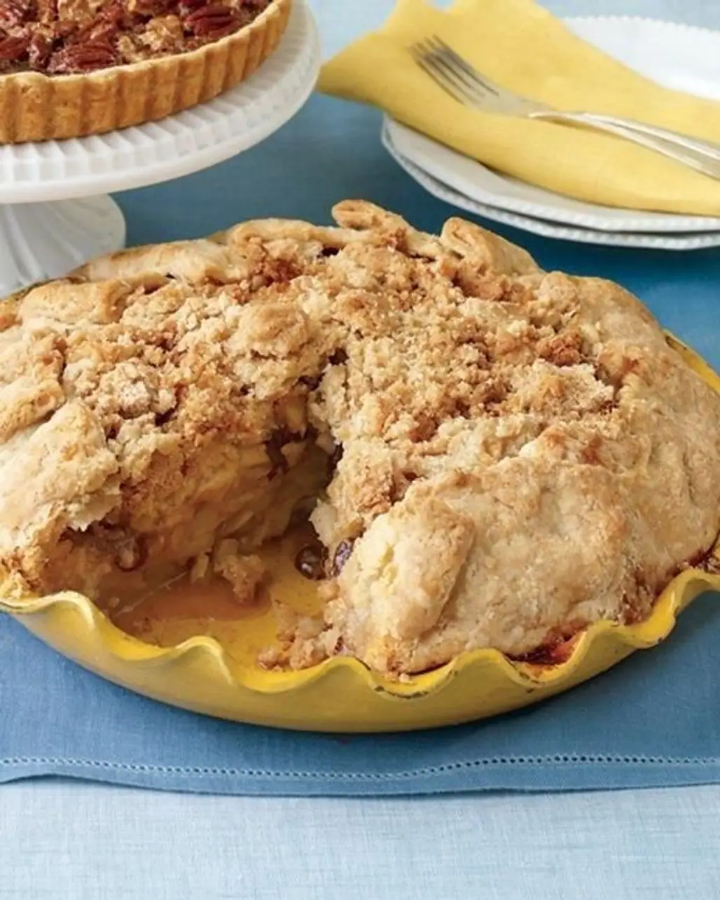 Caramel Apple Crumb Pie