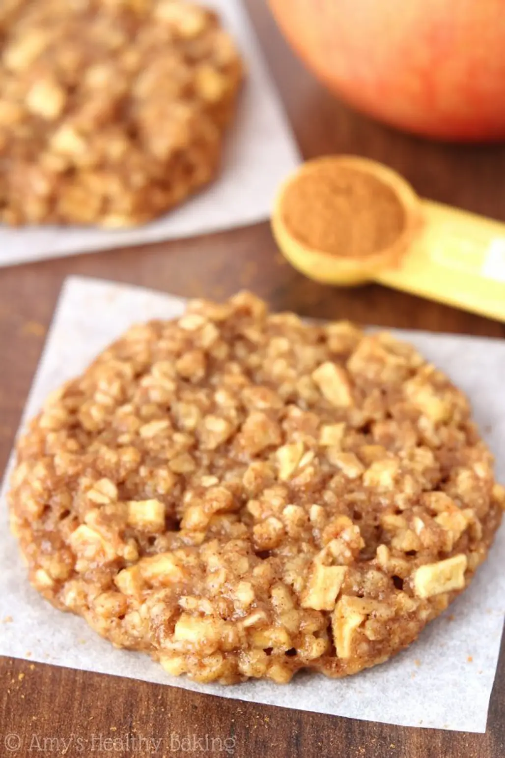Clean-Eating Apple Pie Oatmeal Cookies