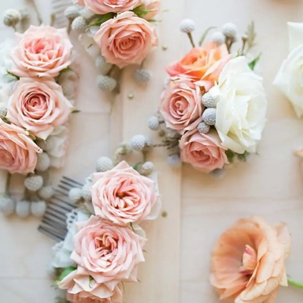 Make Your Own Fresh Flower Comb in a Few Easy Steps