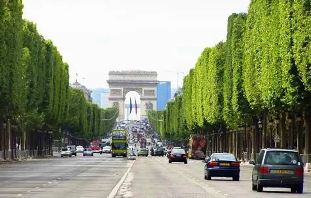 Strut down the Avenue Des Champs-Élysées