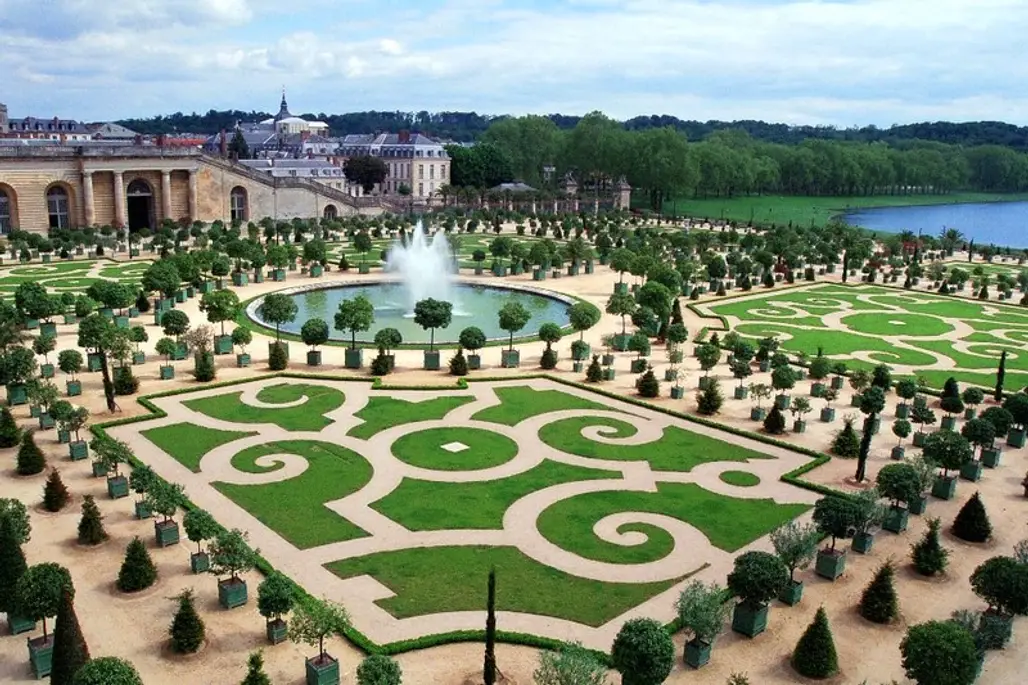 Enjoy in Versailles