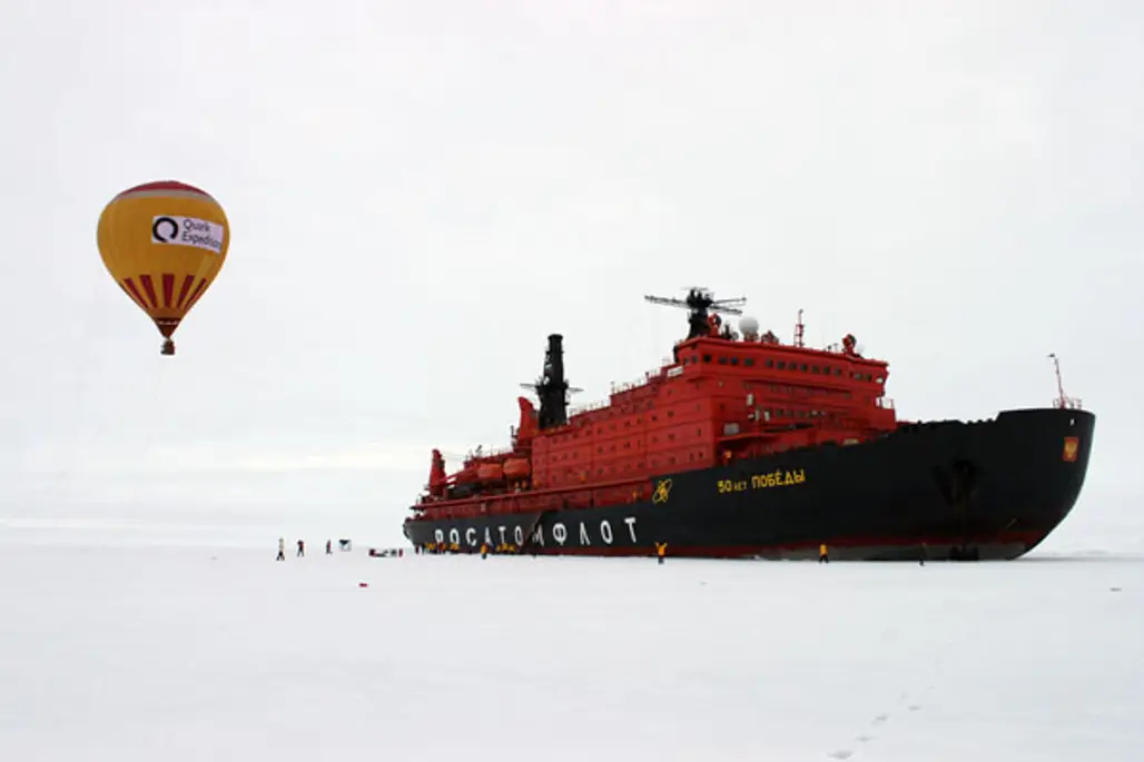 Hot Air Balloon Tour in the North Pole