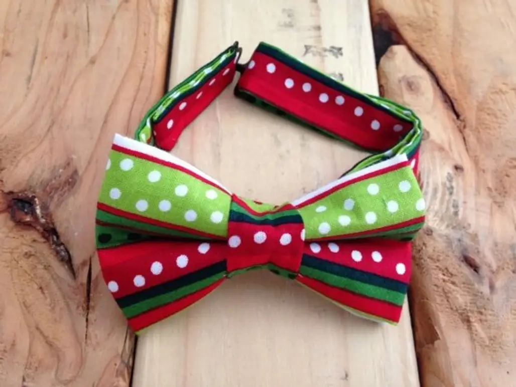 Red and Green Christmas Bow Tie