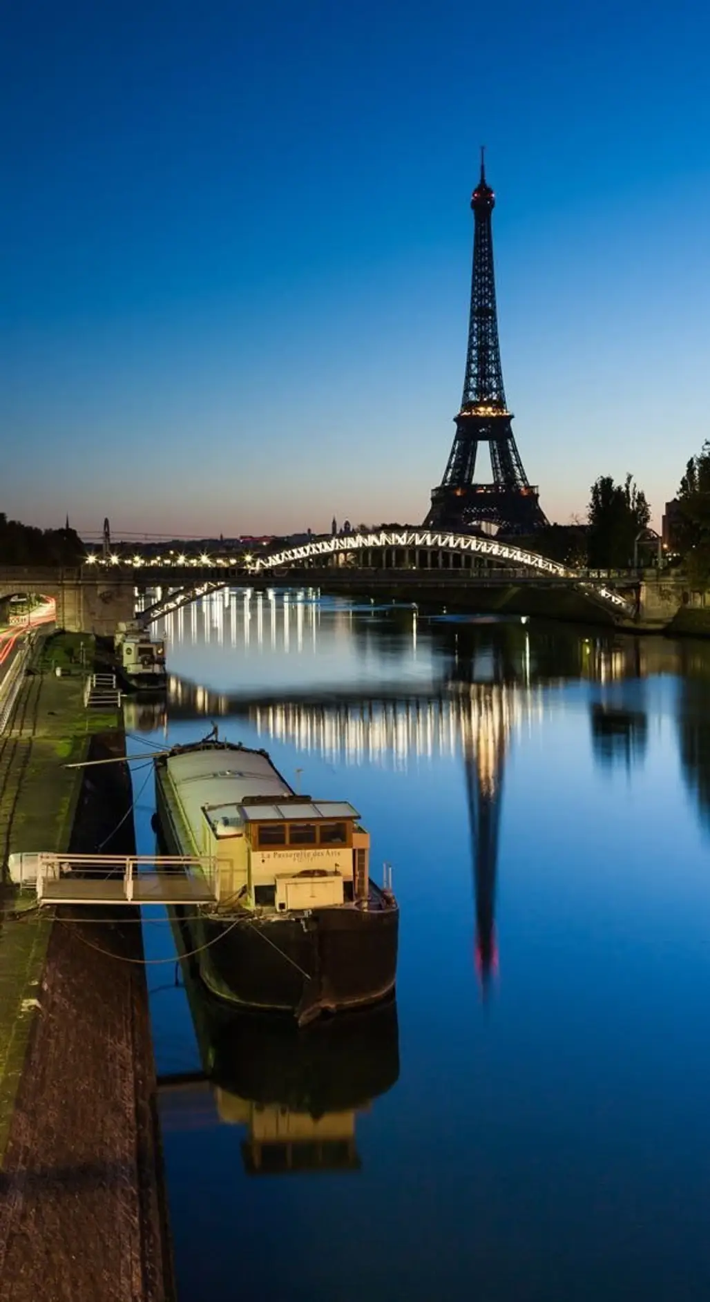 Eiffel Tower,reflection,landmark,water,river,