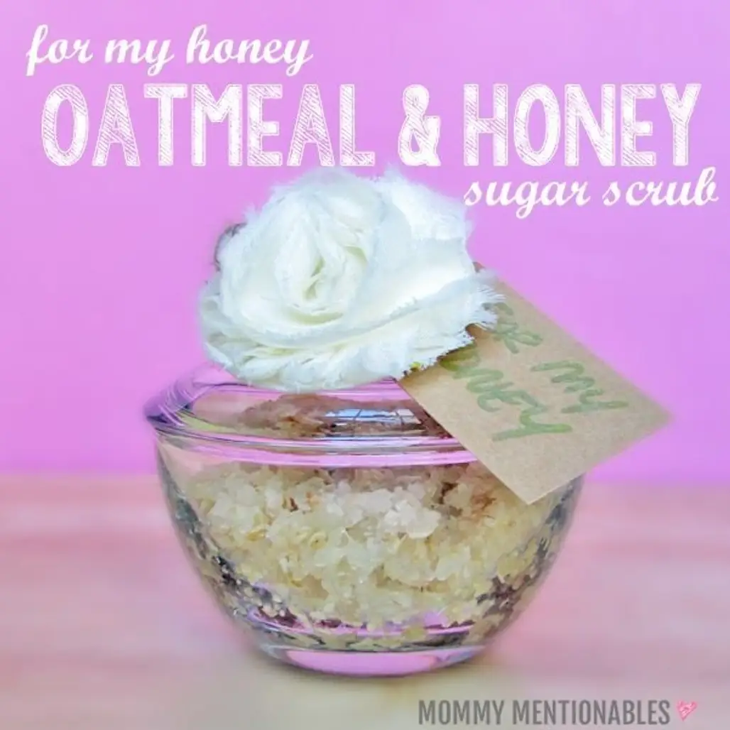 DIY Oatmeal and Honey Sugar Scrub