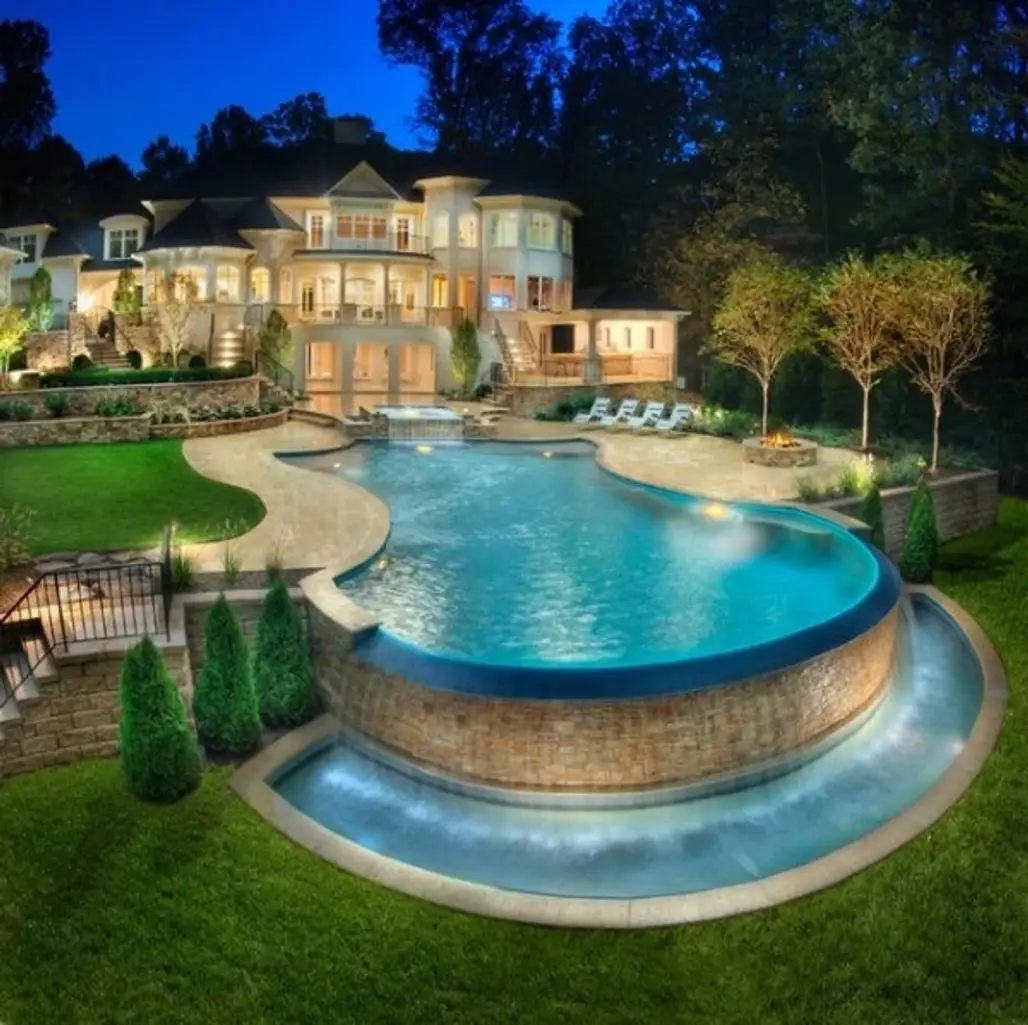 Grand House with Enormous Pool Design