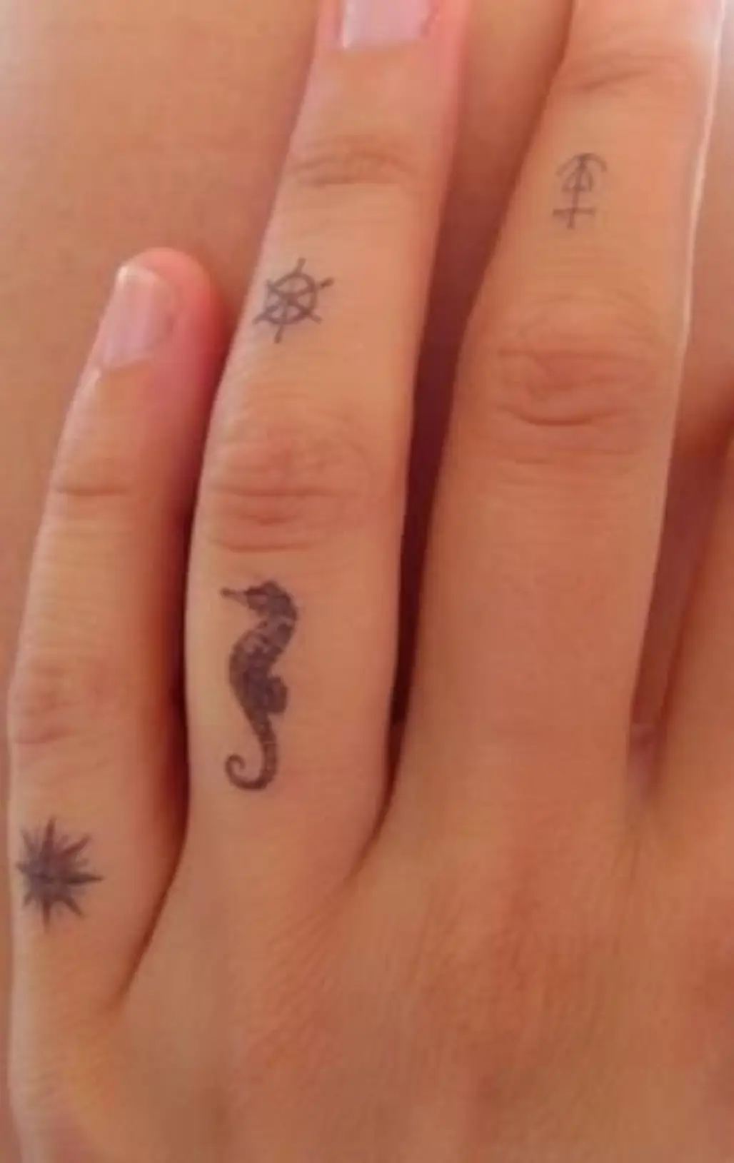 Fuck Yeah, Stick n' Poke! — Finger tattoos!