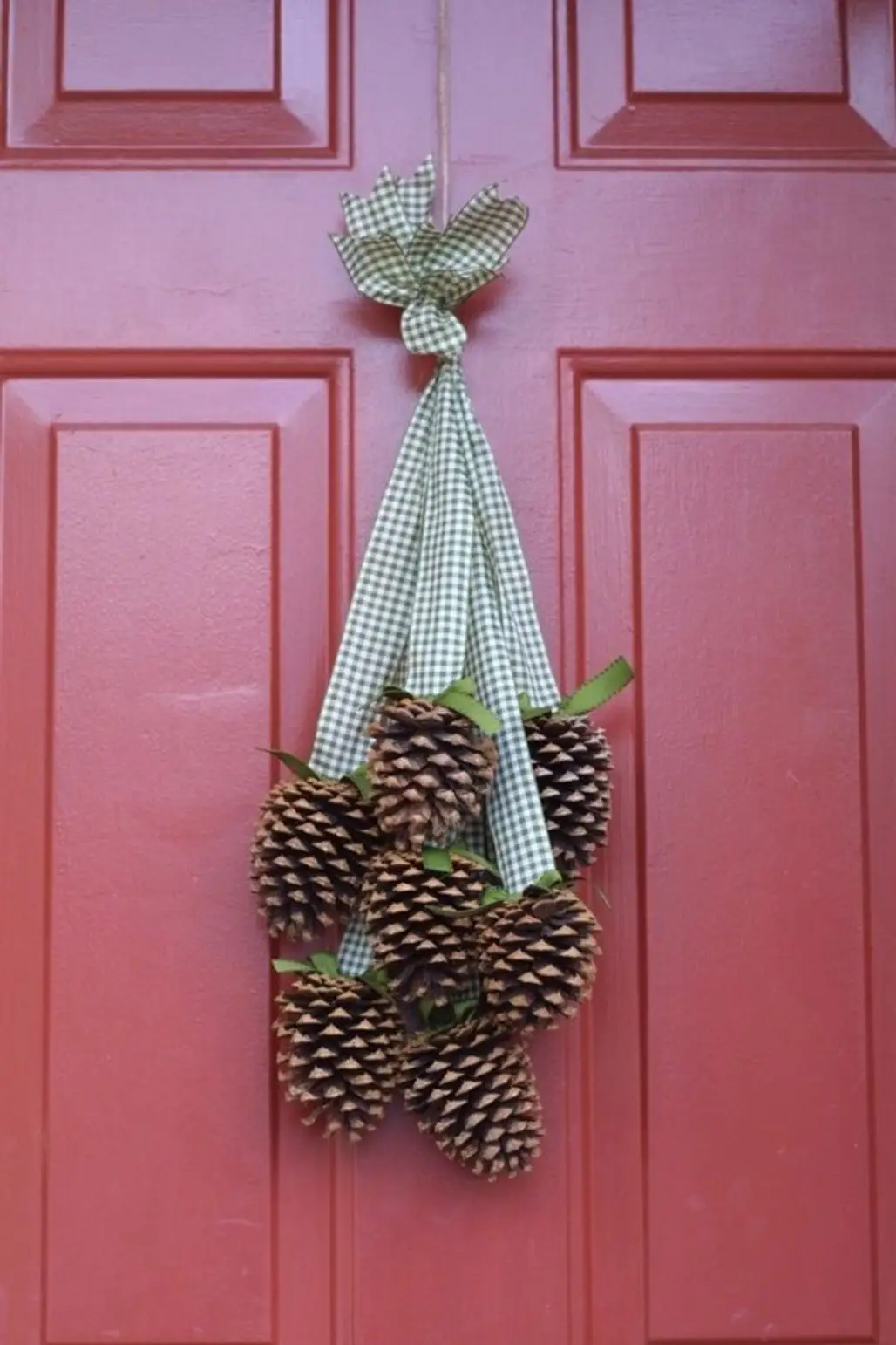 Pine Cone Cluster Wreath