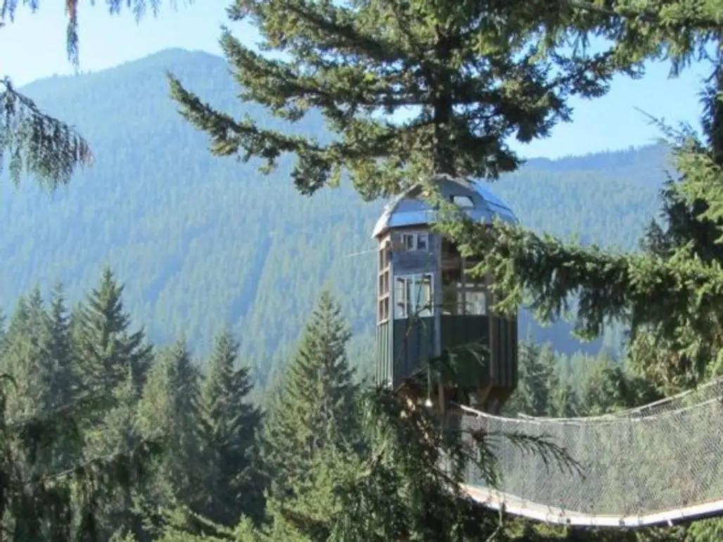 Cedar Creek Treehouse - Washington, USA