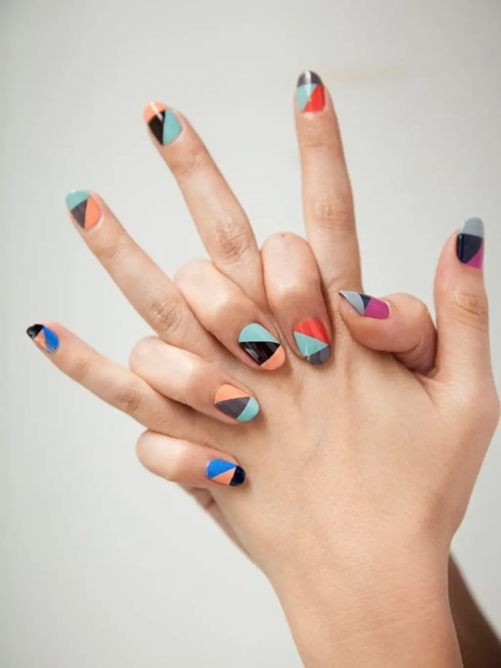 Wait until You See These 37 Outstanding Ways to do Geometric Nail Art ...