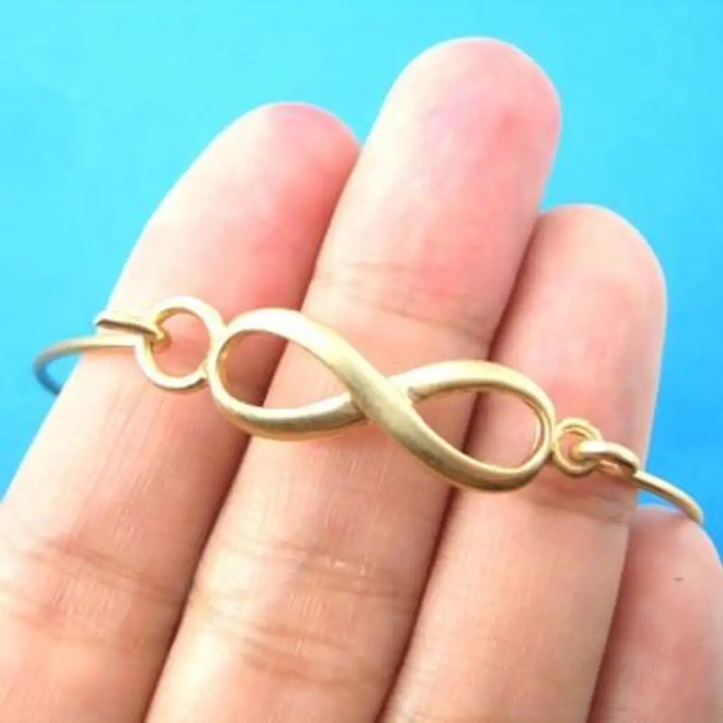Classic Infinity Loop Charm Thin Gold Bangle