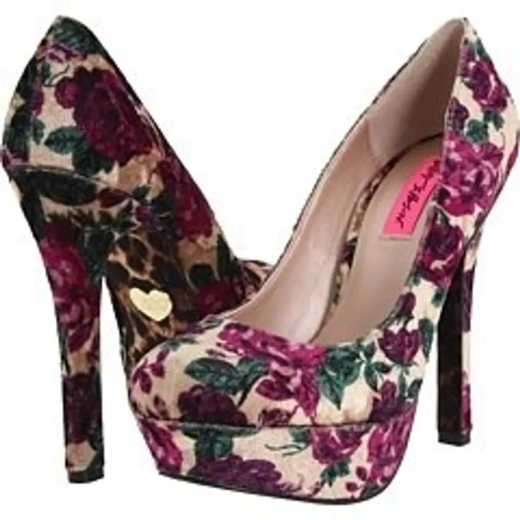 footwear,high heeled footwear,pink,leg,shoe,