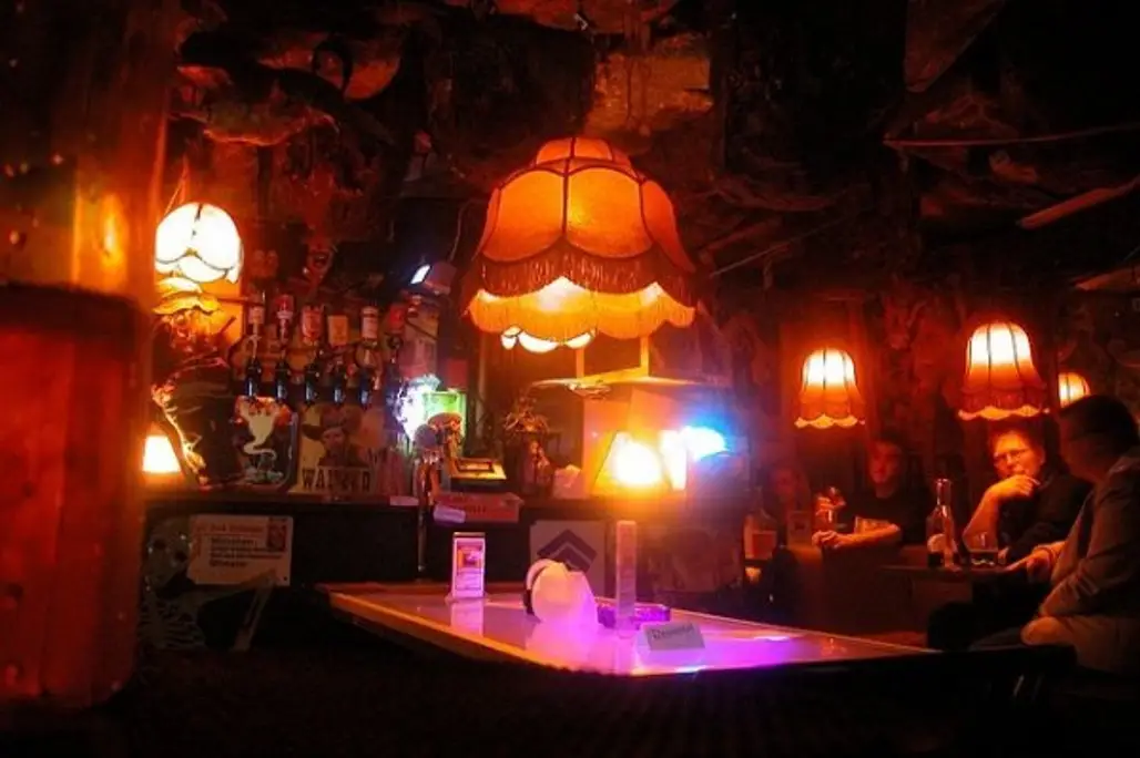 Berlin: Das Klo Bar