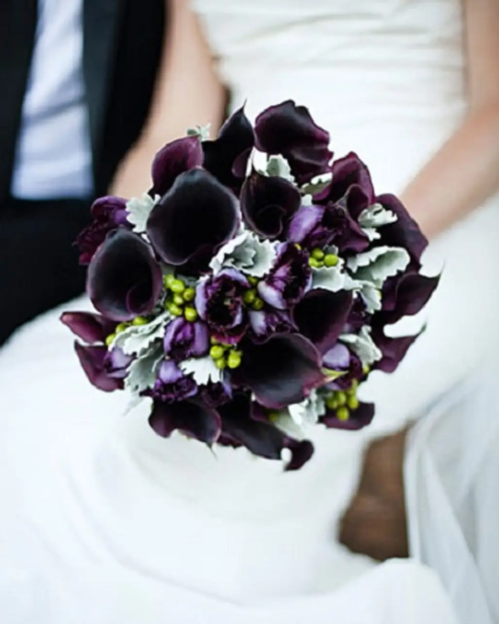 Calla Lilies & Dusty Miller: Chic Fall Wedding Flowers...